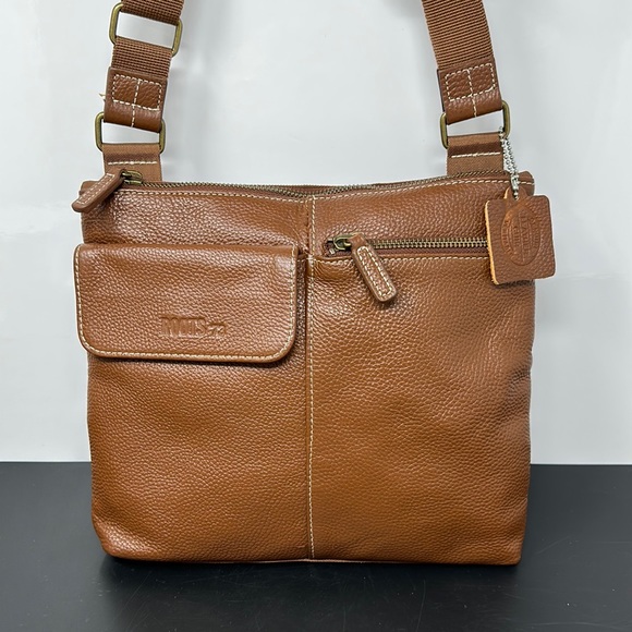 Roots Bags Bnwt Roots Leather Crossbody Purse Poshmark